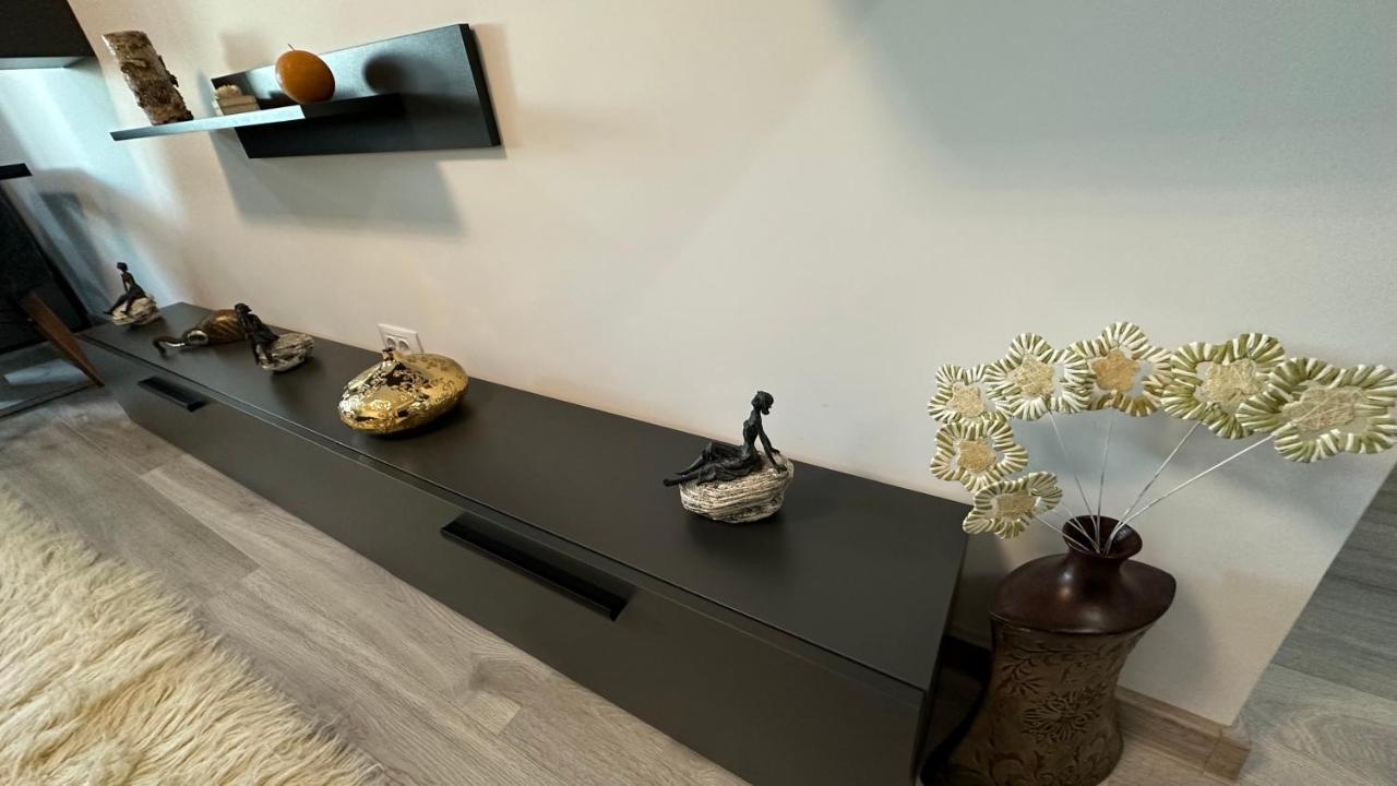 Ferienwohnung Apartament Lux Bacovia 2 Bacău Exterior foto